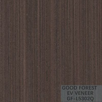 Ausgeführte Wenge-Furniere ordneten dunkle Furnierholz-Blätter neu an