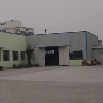 China-Hersteller Lengthened Size Of stellte Ledar-Furnierholz-vertikales Korn H1002 für Möbel des guten Preises wieder her