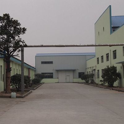 China-Hersteller Lengthened Size Of stellte Ledar-Furnierholz-vertikales Korn H1002 für Möbel des guten Preises wieder her