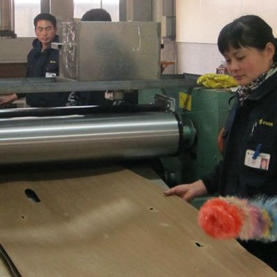 Spezielles raues Feinlinienkorn der Kabinett-Fantasie neu angeordnetes Schiefer-Furnierholz-Walnuss-X937A von China-Hersteller Iso