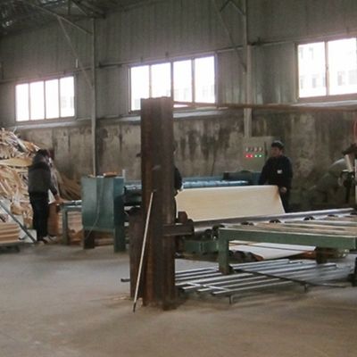 Wieder hergestellte Scheibe des schwarze Walnuss-Furnierholz-H671s schnitt Technik-vertikales Korn-guten Preis von China-Fabrik für Tür