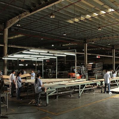 Amerikanisches natürliches Walnuss-Furnierholz-Viertel schnitt gerades Korn für die erstklassigen Möbel, die Hersteller Fsc China machen