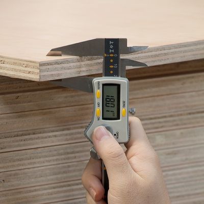 Fantastische Naturholz-Platte gedämpfter Buchen-Kronen-Standardgröße 2440*1220mm für Tür und guten Preis China Windows macht