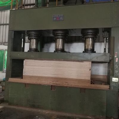 Fantastischer zweifarbiger Tulip Plywood Based MDF/Spanplatte/Spanplatte für Möbel-Gremium