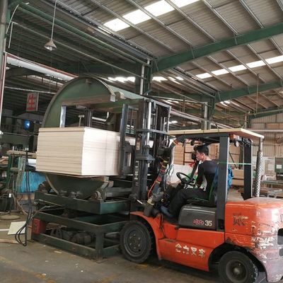 Fantastisches Koto-Furnier-Blattsperrholz/Mdf/Spanplatten-Malen-freie Gremien für Tür-und Möbel-gute Preis-China-Fabrik