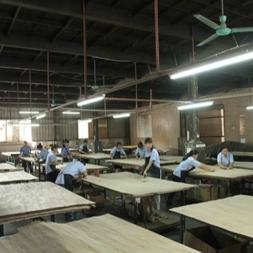 High-End Recon Holz Veneer Grün Wenge G.WG-X5333 Gerade Korn Grün Farbe Für Wandpapier 2500-3100mm China Factory