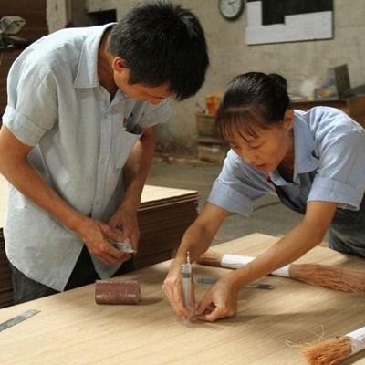 High-End Recon Holz Veneer Grün Wenge G.WG-X5333 Gerade Korn Grün Farbe Für Wandpapier 2500-3100mm China Factory
