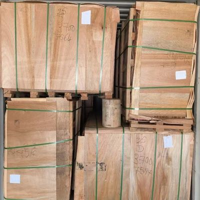 2440*1220 Ganzes Stück Gabun Okume Holzfurnier 0,2 mm - 0,4 mm Für Fancy Panels Fabrik