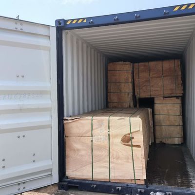 2440*1220 Ganzes Stück Gabun Okume Holzfurnier 0,2 mm - 0,4 mm Für Fancy Panels Fabrik