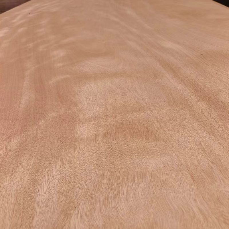 2440*1220 Ganzes Stück Gabun Okume Holzfurnier 0,2 mm - 0,4 mm Für Fancy Panels Fabrik