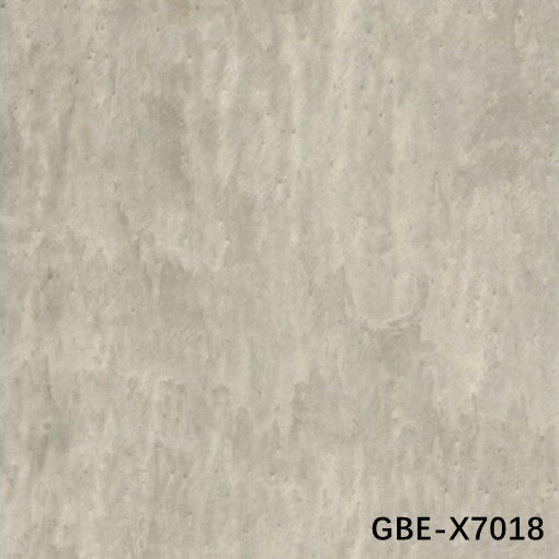 Populäres farbiges Holzfurnier mit 0,45 mm professioneller Exportqualität
