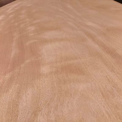 2440*1220 Ganzes Stück Gabun Okume Holzfurnier 0,2 mm - 0,4 mm Für Fancy Panels Fabrik